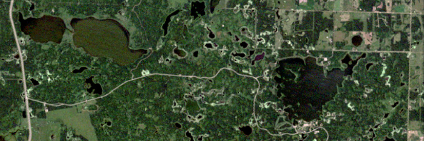 Image satellite des lacs Astotin et Tawayk dans le parc national Elk Island 