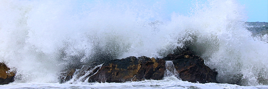 Crashing waves