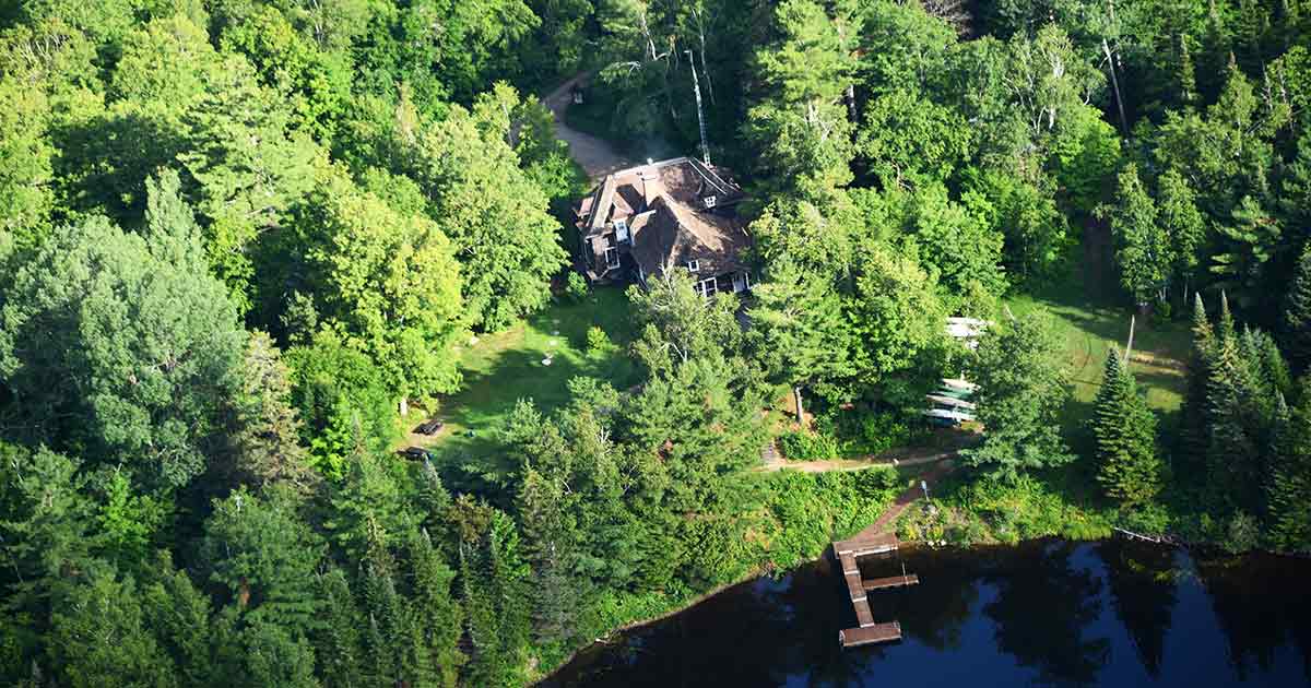 Vue aérienne du domaine Wabenaki-Andrew